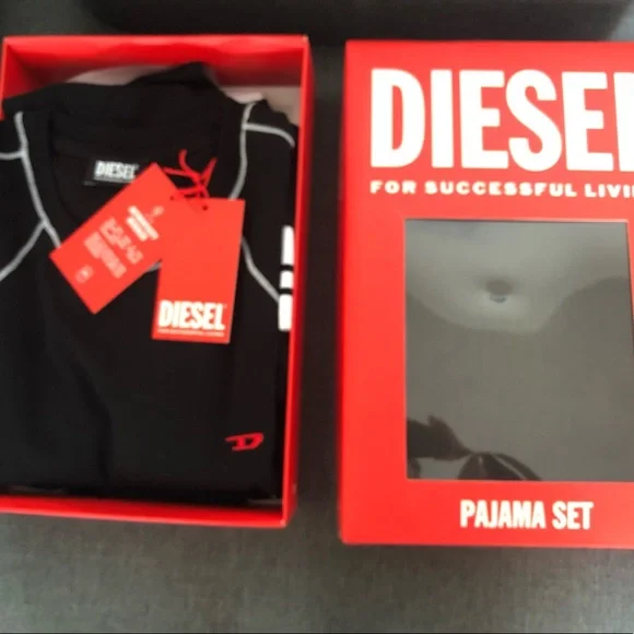 Diesel - 2-Piece Pyjama Set - Picture 7 of 8